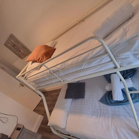 Eyre Square Lane Budget Rooms Голвей Екстер'єр фото