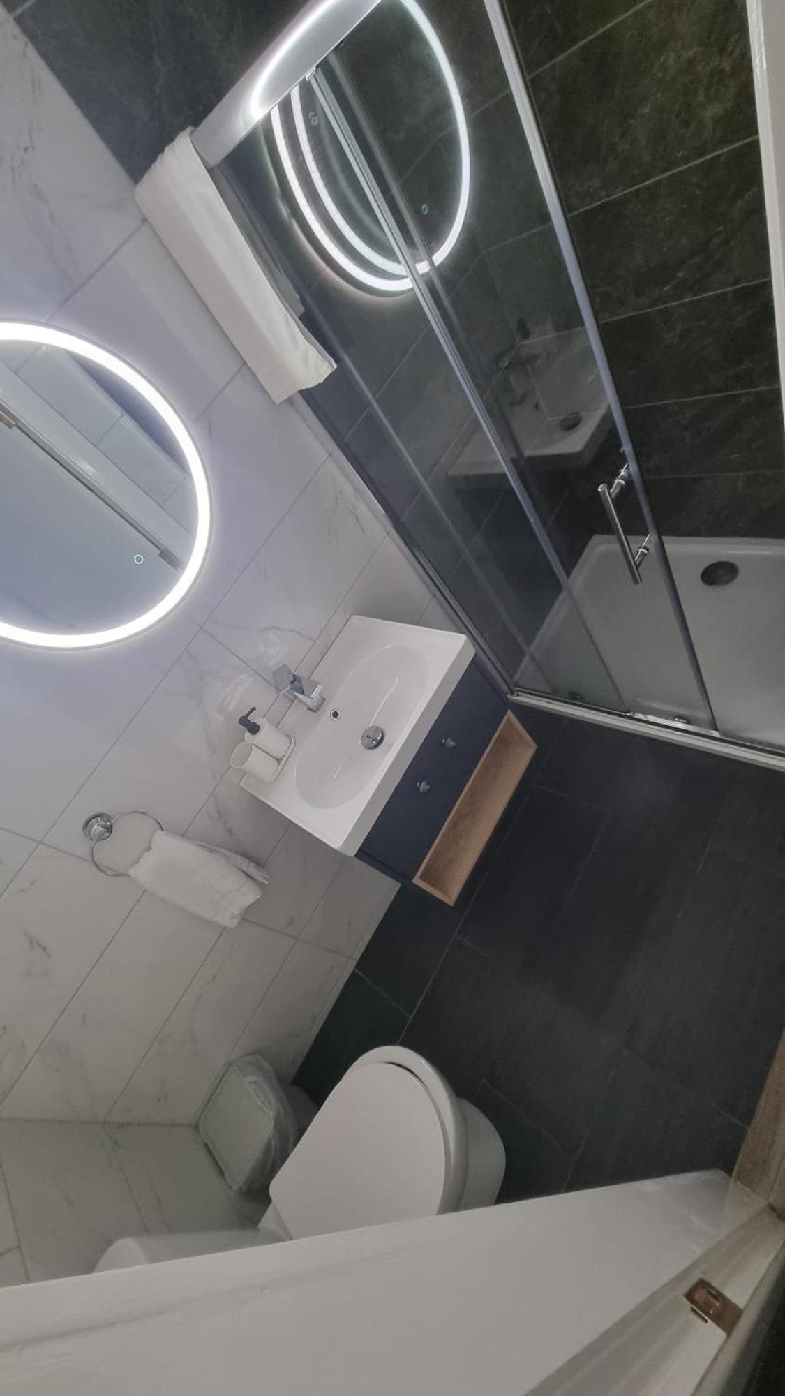 Eyre Square Lane Budget Rooms Голвей Екстер'єр фото